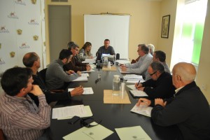 Ayuntamiento de Novelda DSC_0256-300x200 El Consejo Sectorial Agrario se reúne para abordar nuevos proyectos y decide por unanimidad felicitar la labor de vigilancia rural de la Policía Local 