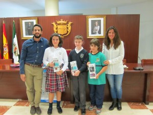 Ayuntamiento de Novelda IMG_1680-300x225 Tres escolares noveldenses finalistas en el concurso internacional de dibujo infantil del Día Mundial del Agua 