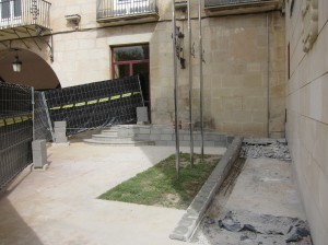 Ayuntamiento de Novelda IMG_4655-300x224 Se inician las obras para mejorar la accesibilidad al Ayuntamiento 