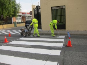 Ayuntamiento de Novelda repintado-ayto-300x225 Comienzan los trabajos de repintado de la señalización horizontal 