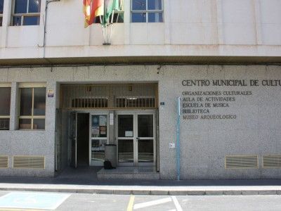 Ayuntamiento de Novelda IMG_1326-400x300 La Casa de Cultura acoge una jornada sobre las novedades de la LOTUP 
