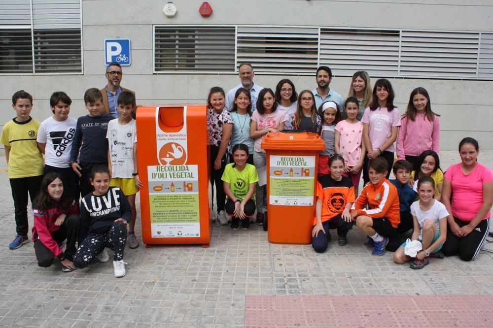 Ayuntamiento de Novelda IMG_5248-ayto La campaña “No sigues panoli i recicla l’oli” refuerza el servicio de recogida selectiva de aceites usados 