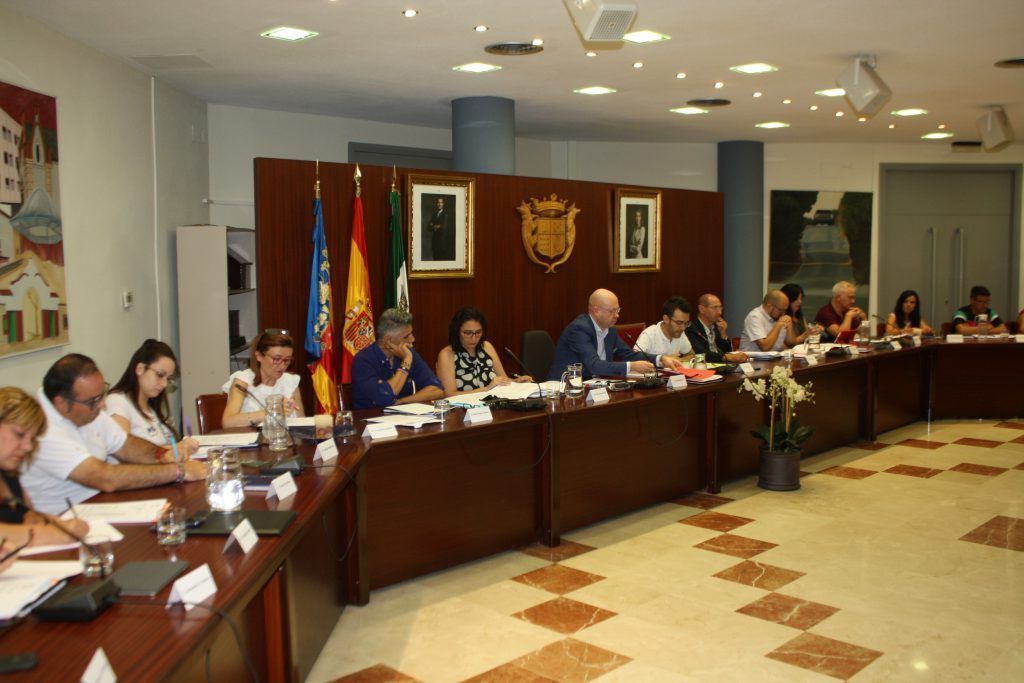 Ayuntamiento de Novelda pleno-extra-060-1024x683 El Ple aprova les retribucions de l'equip de govern 