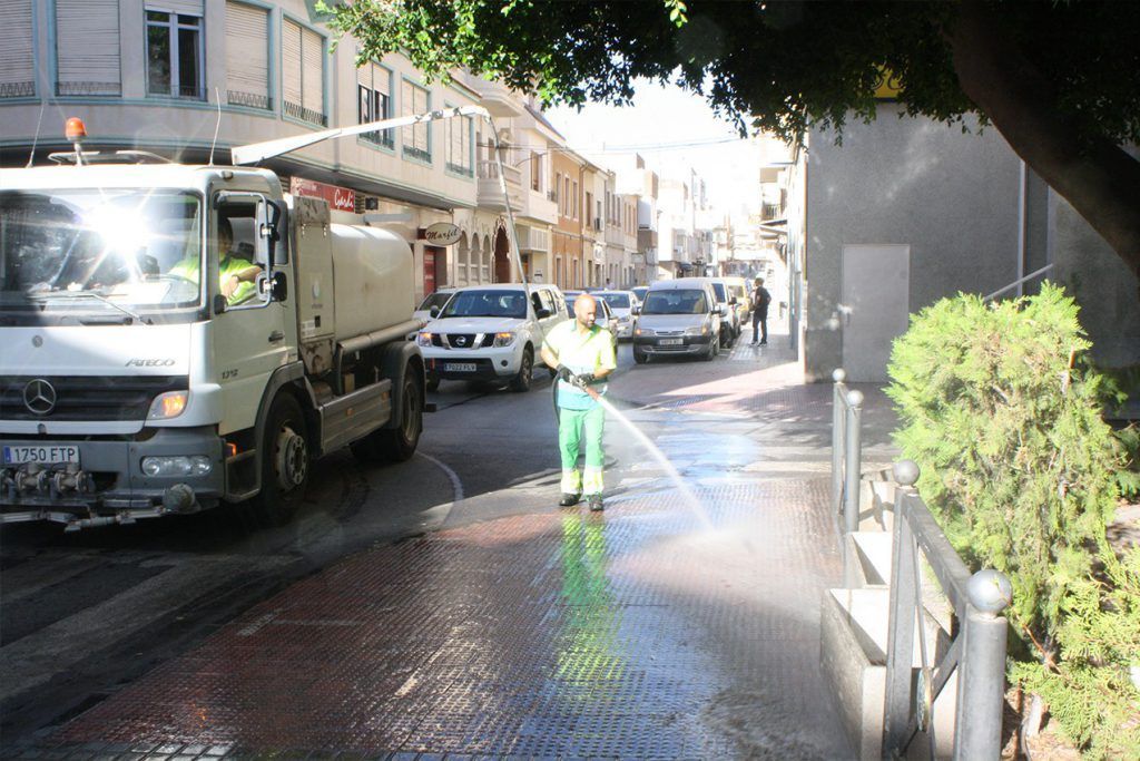 Ayuntamiento de Novelda ayto-7-1024x683 El Ayuntamiento realiza una limpieza viaria general durante el mes de agosto 