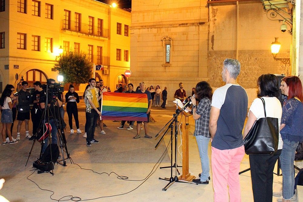 Ayuntamiento de Novelda 5 Novelda se sumó al Día para Salir del Armario 