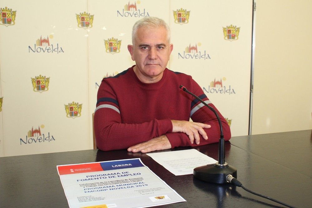 Ayuntamiento de Novelda EMCORP-ayto El programa EMCORP permet la contractació de quatre persones a l'Ajuntament 