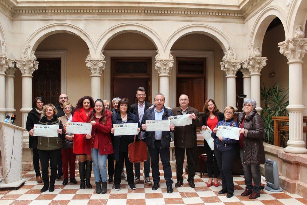 Ayuntamiento de Novelda Entrega-Cheques-8-Ayto L'Ajuntament realitza l'acte de lliurament dels xecs de la subvenció municipal a les associacions sociosanitàries 