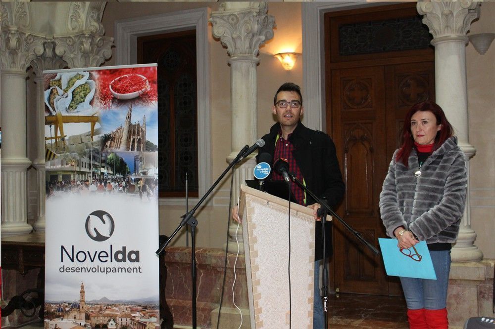 Ayuntamiento de Novelda Escaparates-5-Ayto Comerç lliura els premis del concurs d'aparadors nadalencs 