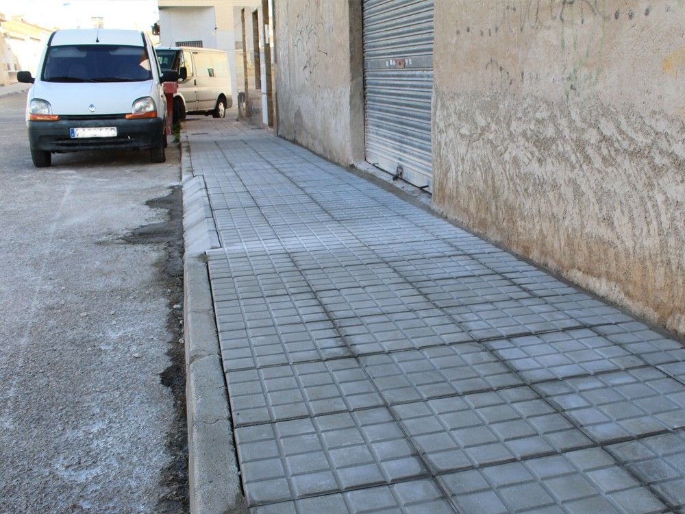 Ayuntamiento de Novelda ayto-aceras-2 L'Ajuntament fa treballs de millora en les voreres de la ciutat 