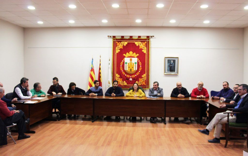 Ayuntamiento de Novelda reunion-01-ayto-1024x645 Els municipis productors de raïm de taula embossat anuncien “mesures de pressió” davant una nova pujada del preu de l'assegurança agrària 