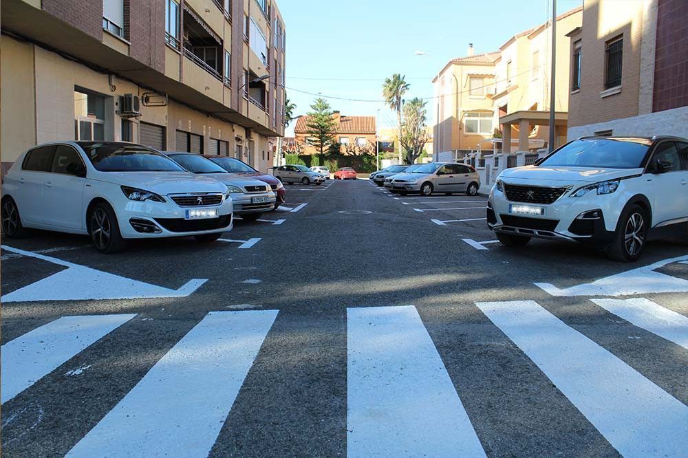Ayuntamiento de Novelda 02-17 Trànsit fa treballs de millora de la senyalització horitzontal 