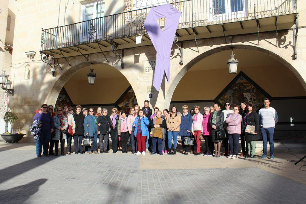 Ayuntamiento de Novelda 02-2-1024x683 Novelda commemora el Dia Mundial contra el Càncer 