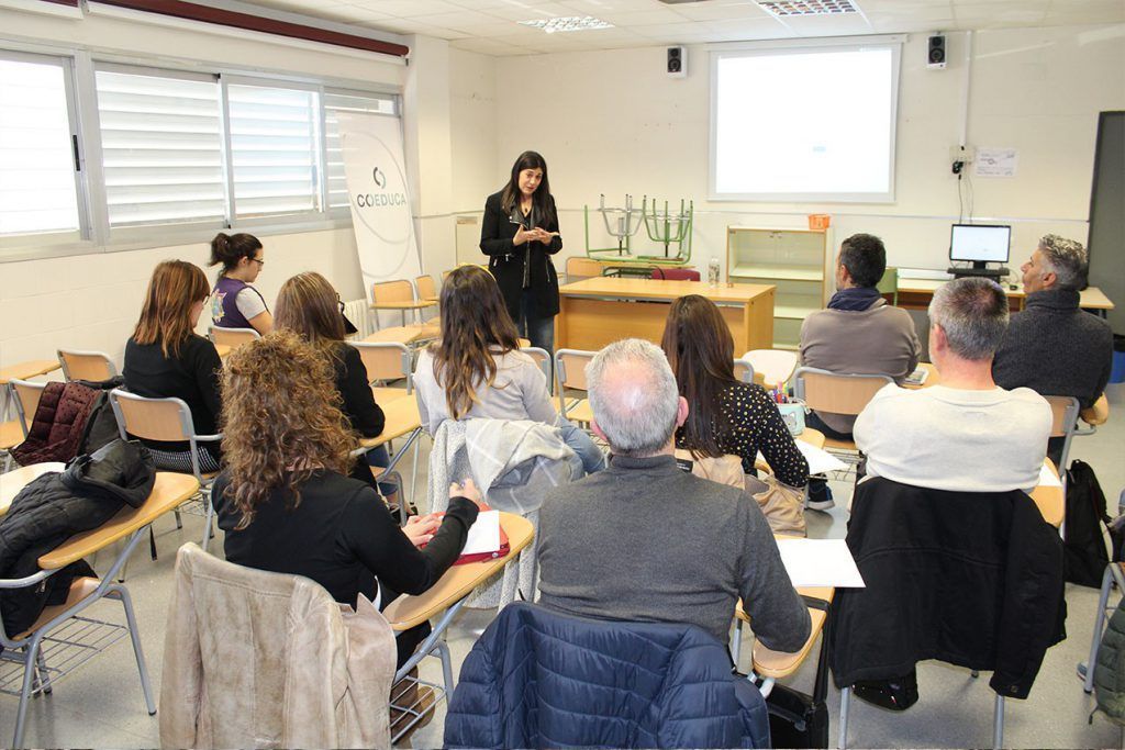 Ayuntamiento de Novelda 04-6-1024x683 Educació realitza una jornada de formació en Oratòria i Debat per al professorat dels centres educatius 
