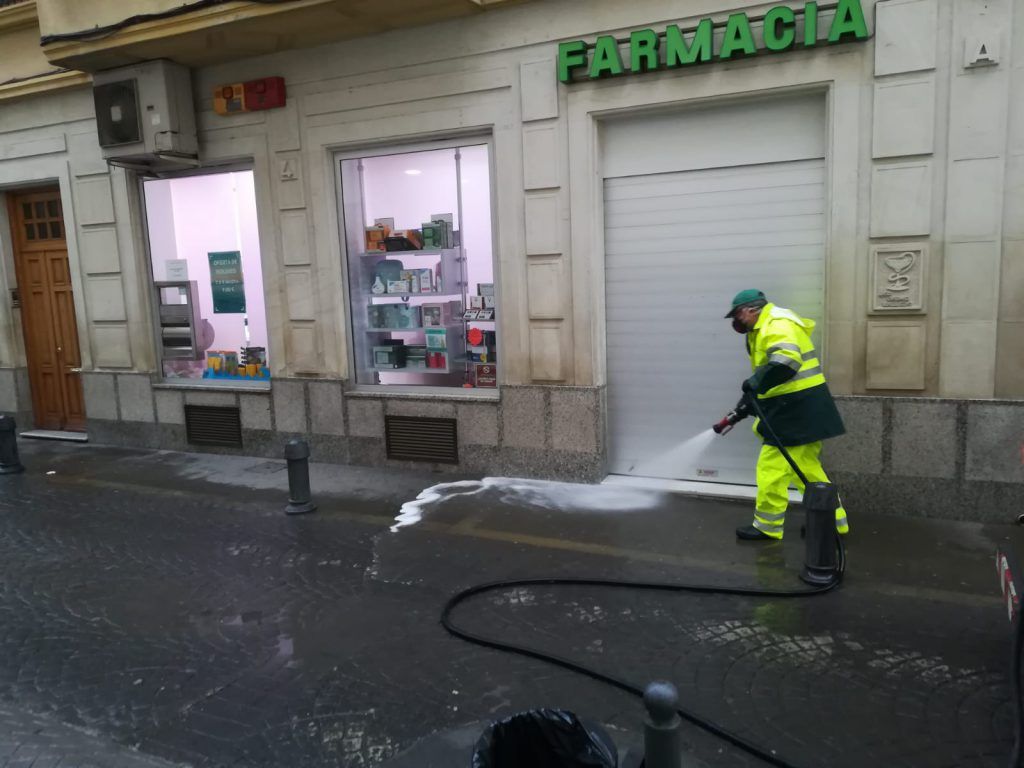 Ayuntamiento de Novelda 04-1024x768 El servei de neteja viària Municipal duu a terme la desinfecció de carrers i contenidors de la ciutat 
