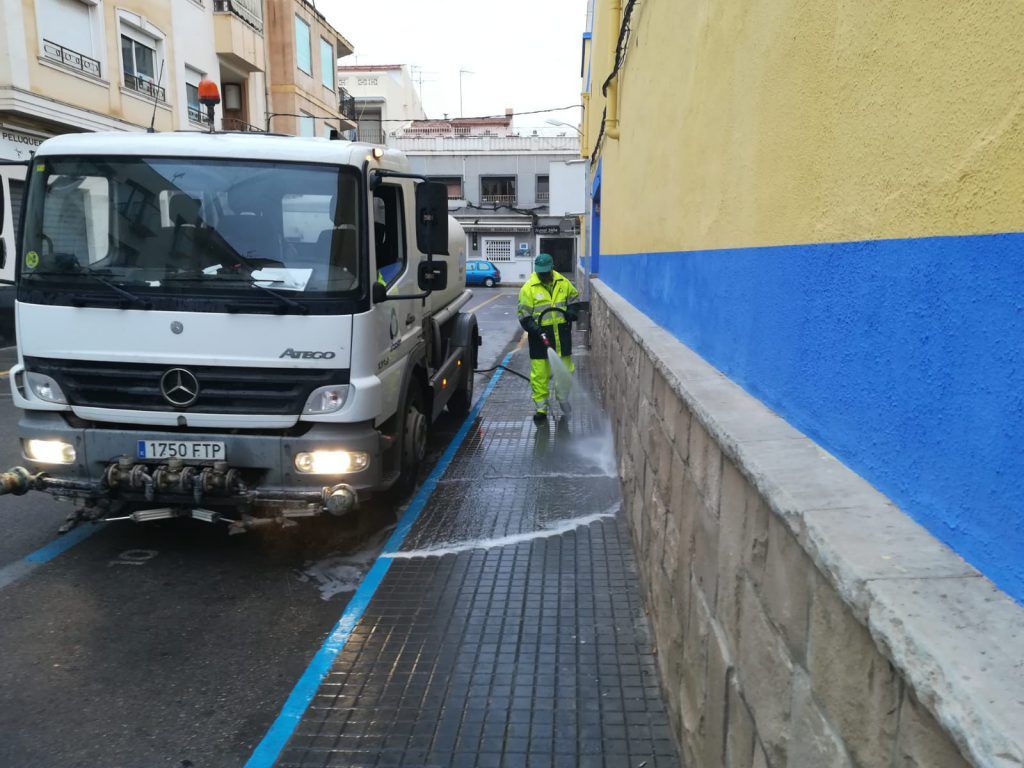 Ayuntamiento de Novelda 05-1024x768 El servei de neteja viària Municipal duu a terme la desinfecció de carrers i contenidors de la ciutat 