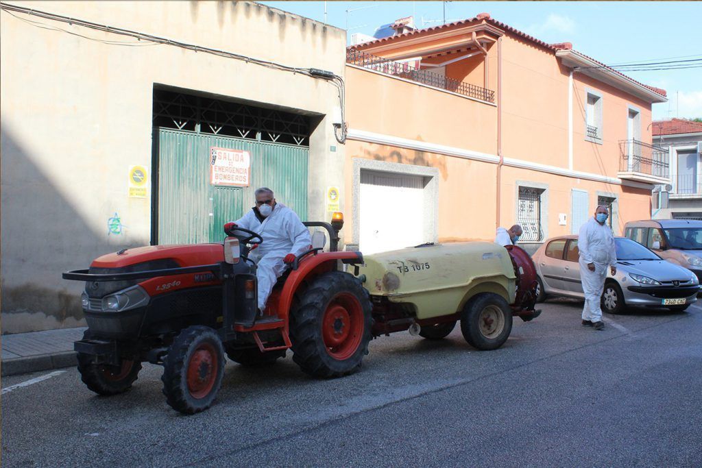 Ayuntamiento de Novelda 08-1-1024x683 Los agricultores de Novelda sacan sus tractores a la calle para colaborar en las tareas de desinfección 
