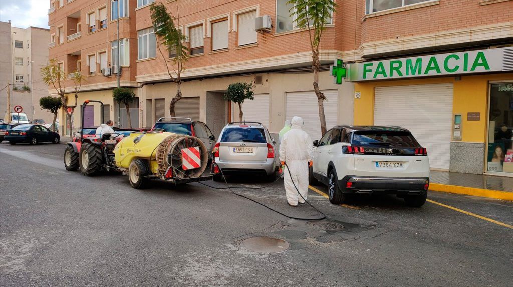 Ayuntamiento de Novelda 10-3-1024x574 Los agricultores de Novelda sacan sus tractores a la calle para colaborar en las tareas de desinfección 