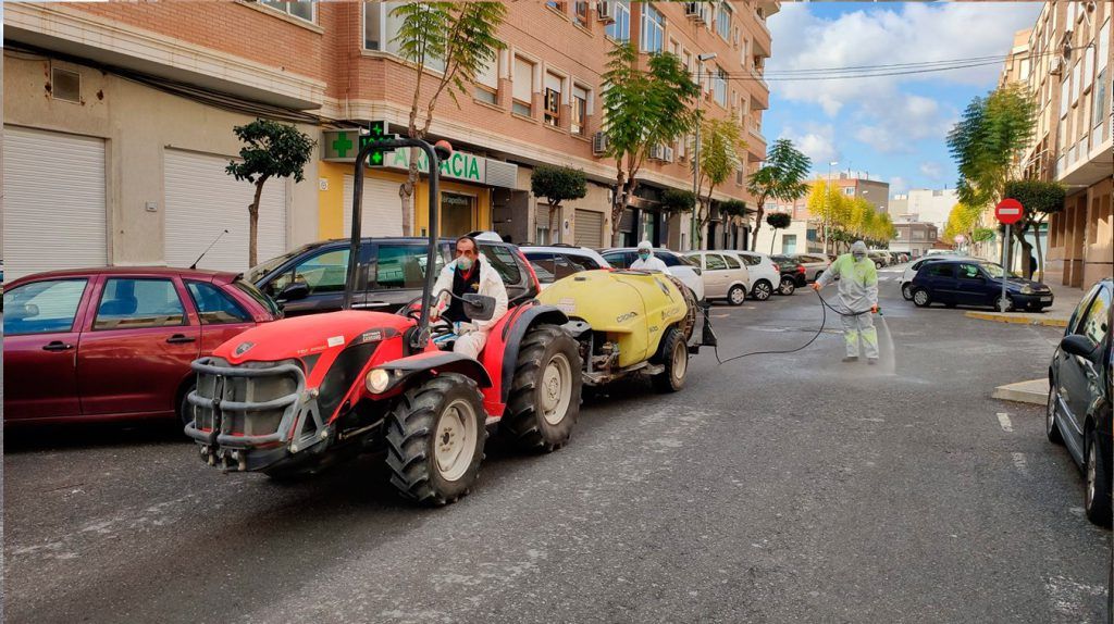 Ayuntamiento de Novelda 11-1-1024x574 Els agricultors de Novelda trauen els seus tractors al carrer per a col·laborar en les tasques de desinfecció 