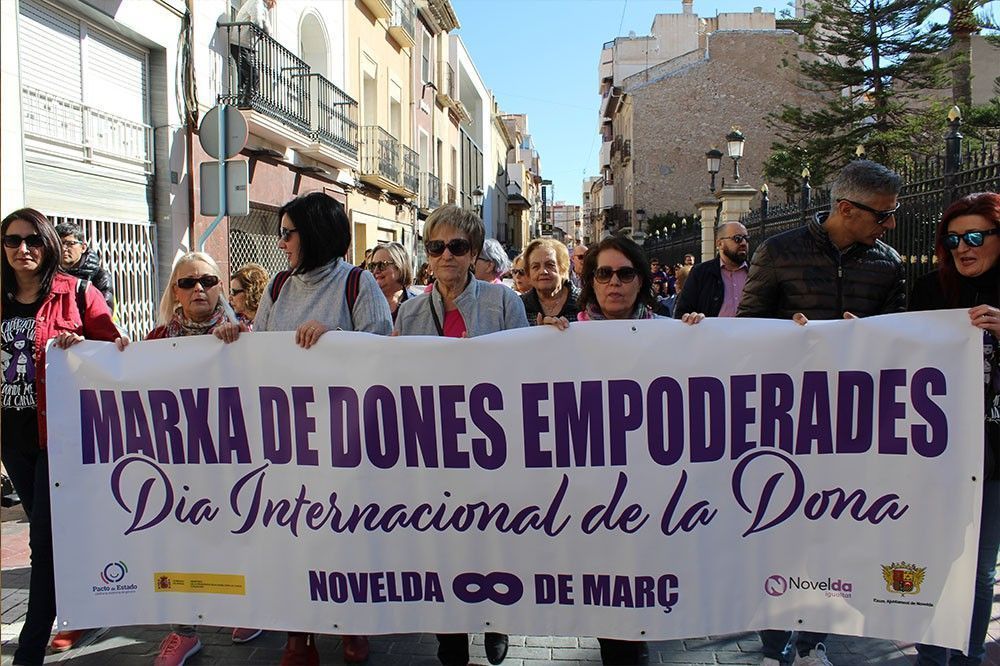 Ayuntamiento de Novelda 15 Novelda reivindica la igualtat real i efectiva per a les dones 