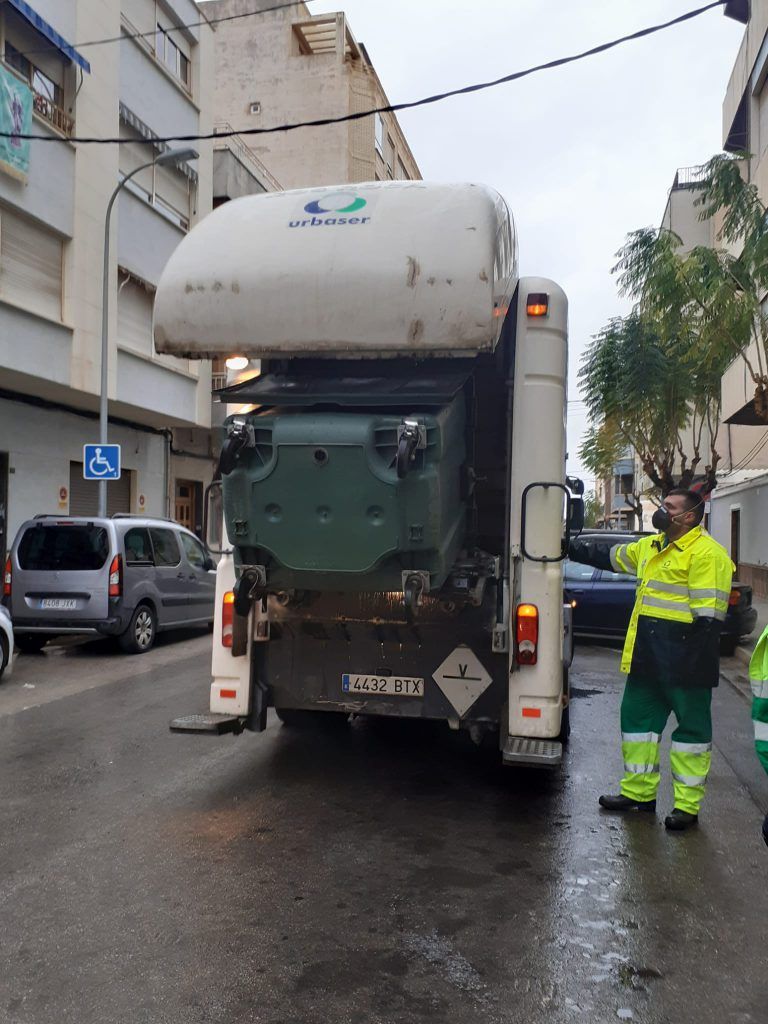 Ayuntamiento de Novelda 03-1-768x1024 Manteniment de Ciutat agraeix el treball “extraordinari” dels operaris de neteja viària 