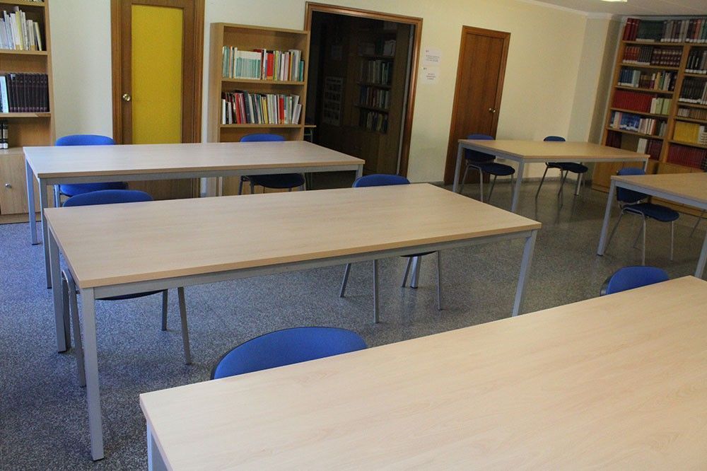 Ayuntamiento de Novelda 02-10 La Biblioteca Municipal reobri les seues sales d'estudi 