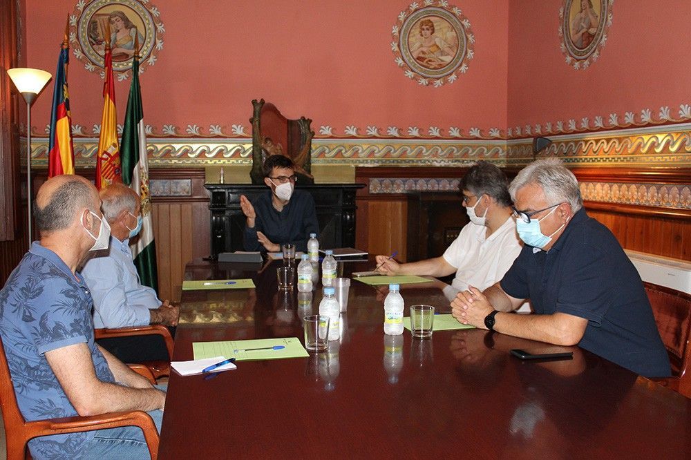 Ayuntamiento de Novelda 03-3 L'alcalde es reuneix amb els representants dels sectors productius 