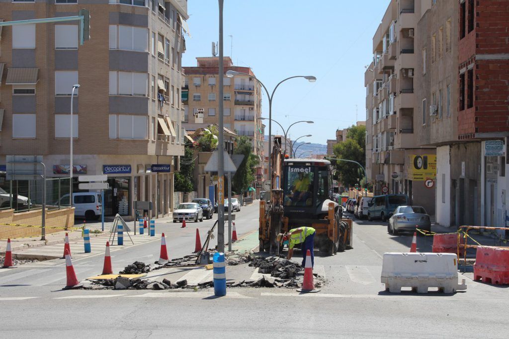 Ayuntamiento de Novelda 05-4-1024x683 Obras de mejora de seguridad vial en la rotonda de Cura González 