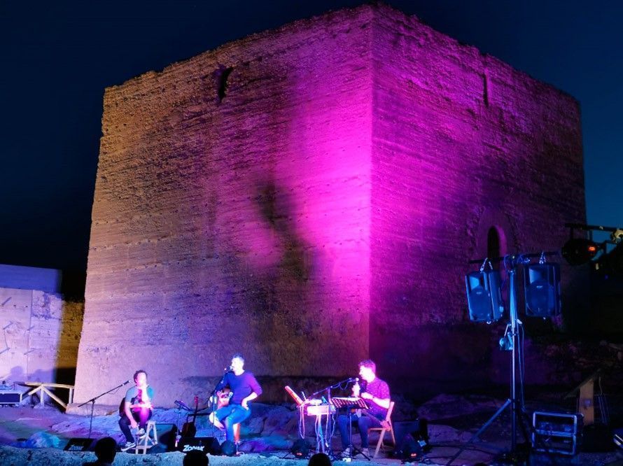 Ayuntamiento de Novelda 03-1 Música per a inaugurar el nou espai cultural “Castell de la Mola” 