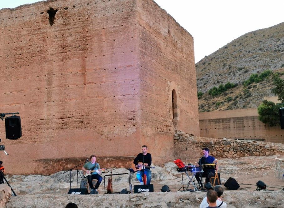 Ayuntamiento de Novelda 06 Música para inaugurar el nuevo espacio cultural “Castell de La Mola” 