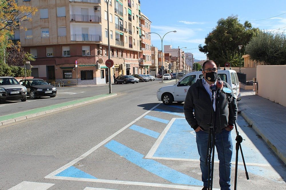 Ayuntamiento de Novelda 01-33 Trànsit millora l'aparcament en l'Avinguda Alfonso el Savi 