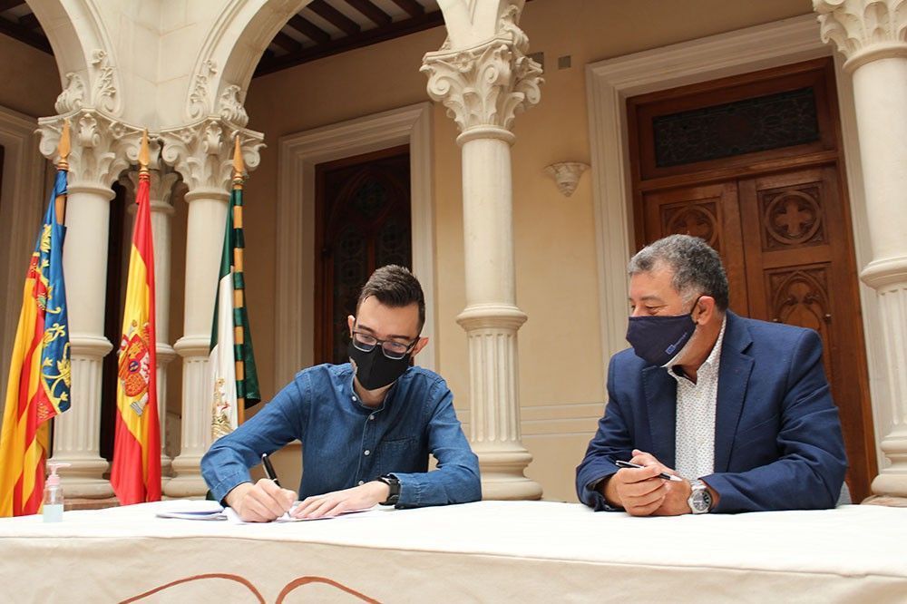 Ayuntamiento de Novelda 02-11 L'Ajuntament signa un conveni amb el CIFP Valle d'Elda per a potenciar la Formació Professional Dual 
