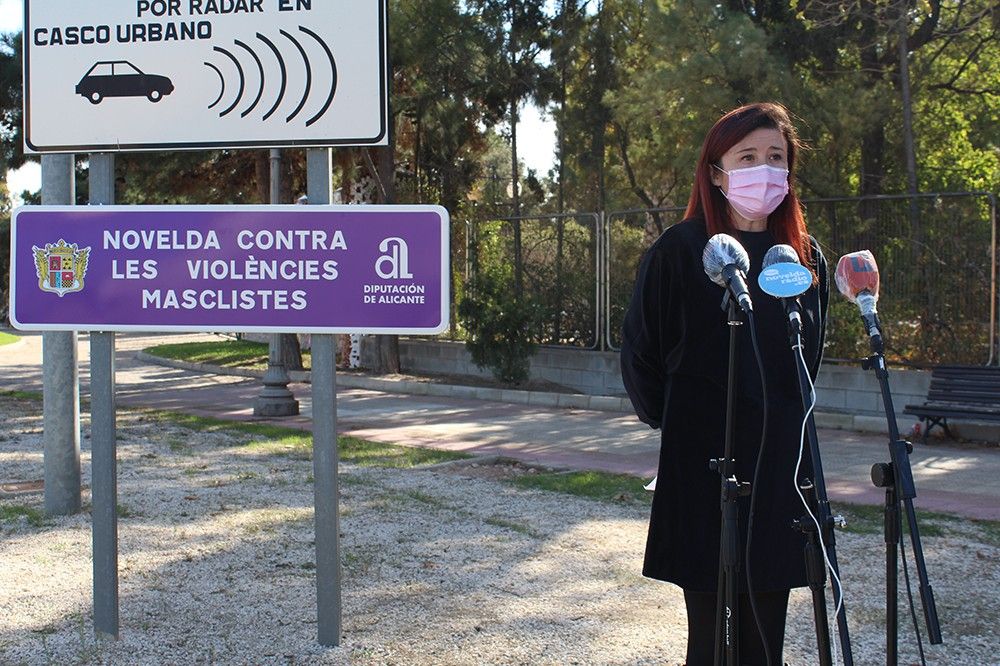 Ayuntamiento de Novelda 02-11 Senyalització viària contra  la violència masclista 
