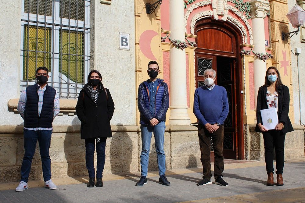 Ayuntamiento de Novelda 04-6 Els Moros i Cristians de Novelda aconsegueixen la declaració de Festa d'Interès Turístic 