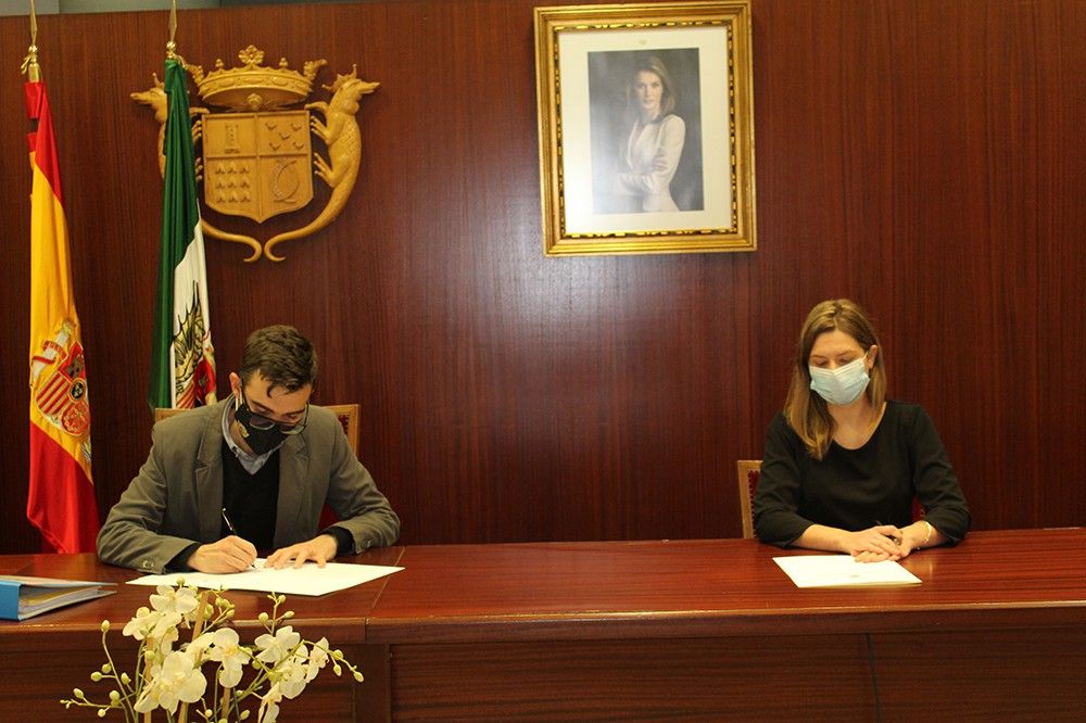 Ayuntamiento de Novelda 05-7 L'equip de govern tanca acords amb Guanyar i Compromís per a l'aprovació del pressupost 