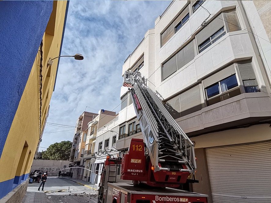 Ayuntamiento de Novelda 7 Les fortes ratxes de vent provoquen desperfectes en diferents punts del municipi 