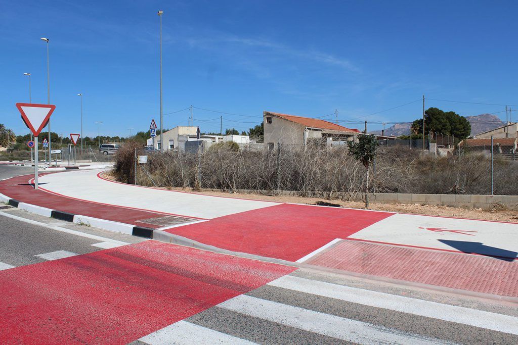 Ayuntamiento de Novelda 02-15-1024x683 Finalitzen les obres de millora de seguretat i accessibilitat del tram que uneix la Ronda Sud amb Cura González 