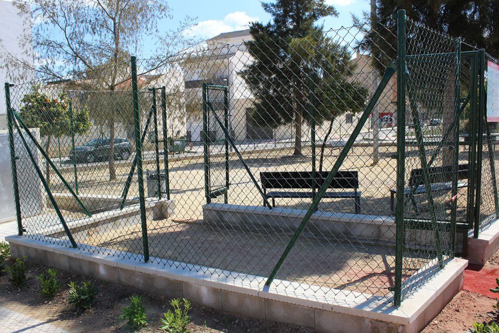 Ayuntamiento de Novelda 03-12-1024x683 Protección Animal abre un nuevo espacio de esparcimiento canino en el parque del Fossar 