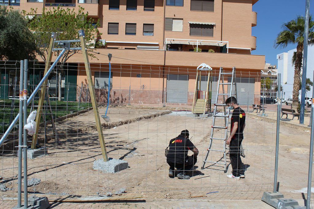 Ayuntamiento de Novelda 04-13-1024x683 Mantenimiento de Ciudad realiza mejoras en el Parque de la Piedra 