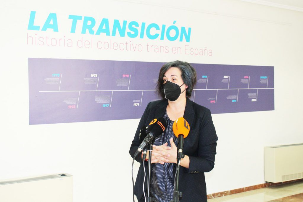 Ayuntamiento de Novelda 04-1024x683 Transició, una exposició per a la visibilitat del col·lectiu transsexual 