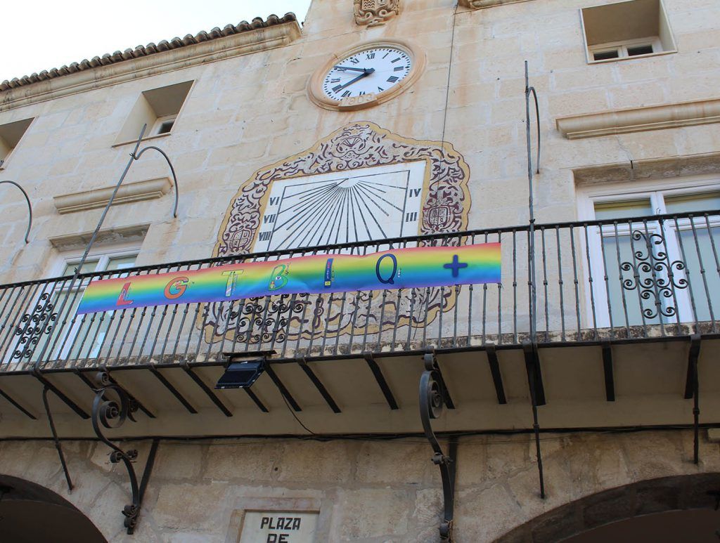 Ayuntamiento de Novelda 01-31-1024x773 Novelda reivindica la lucha contra el odio y la intolerancia en el Día del Orgullo LGTBIQ+ 