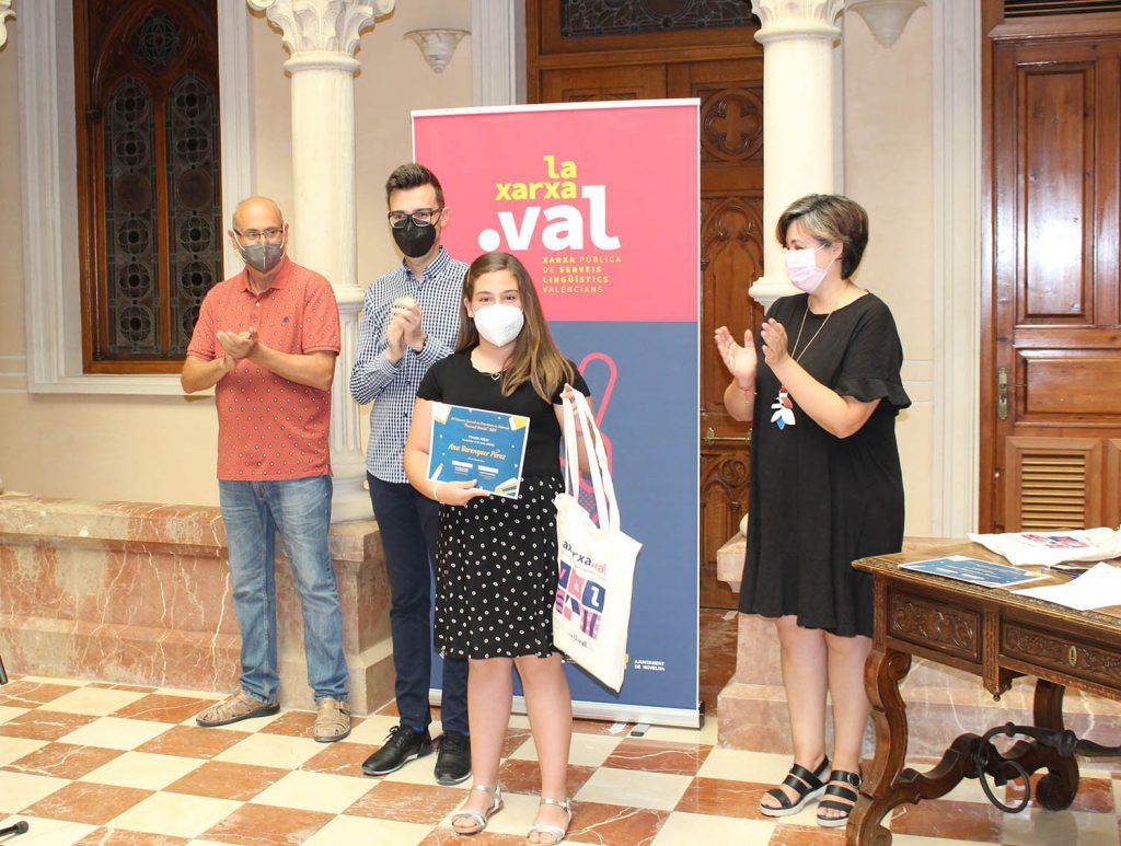Ayuntamiento de Novelda 05-4-1024x773 Ana Berenguer, Mario Lozano y María Martínez se alzan con el XV Concurso de Literatura Pascual García 