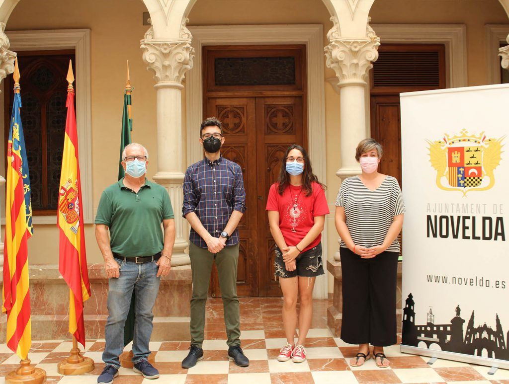 Ayuntamiento de Novelda 02-22-1024x773 L'Ajuntament renova el conveni de col·laboració amb el Consell de la Joventut 