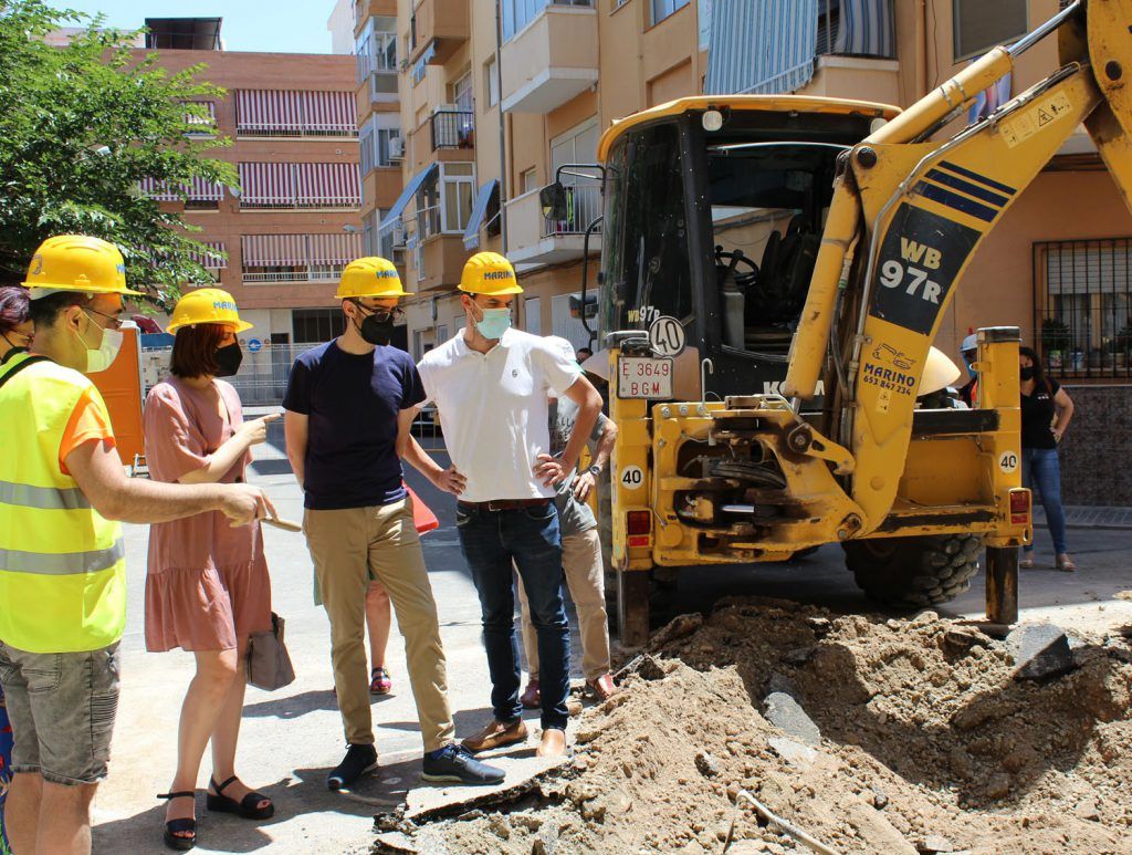 Ayuntamiento de Novelda 10-1024x773 La Consellera de Qualitat Democràtica visita les excavacions d'un dels refugis antiaeris de Novelda 