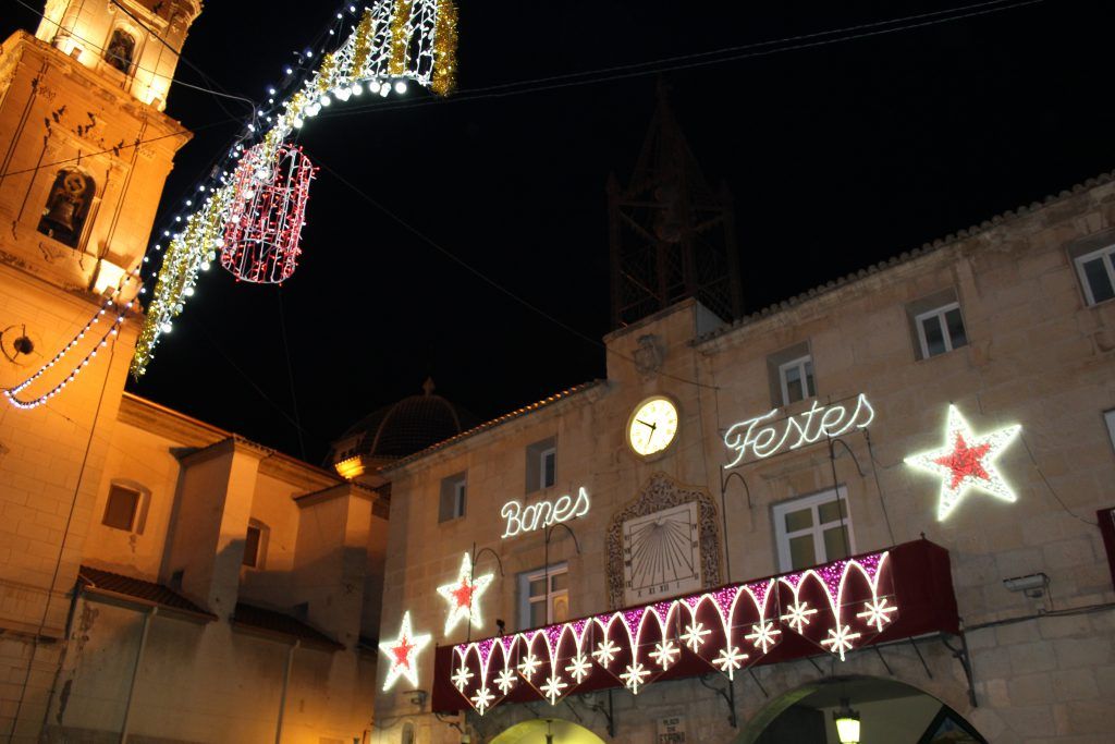 Ayuntamiento de Novelda IMG_0212-1024x683 El Ayuntamiento recibe una subvención de Diputación para financiar el gasto de iluminación de las fiestas de Navidad 2020 
