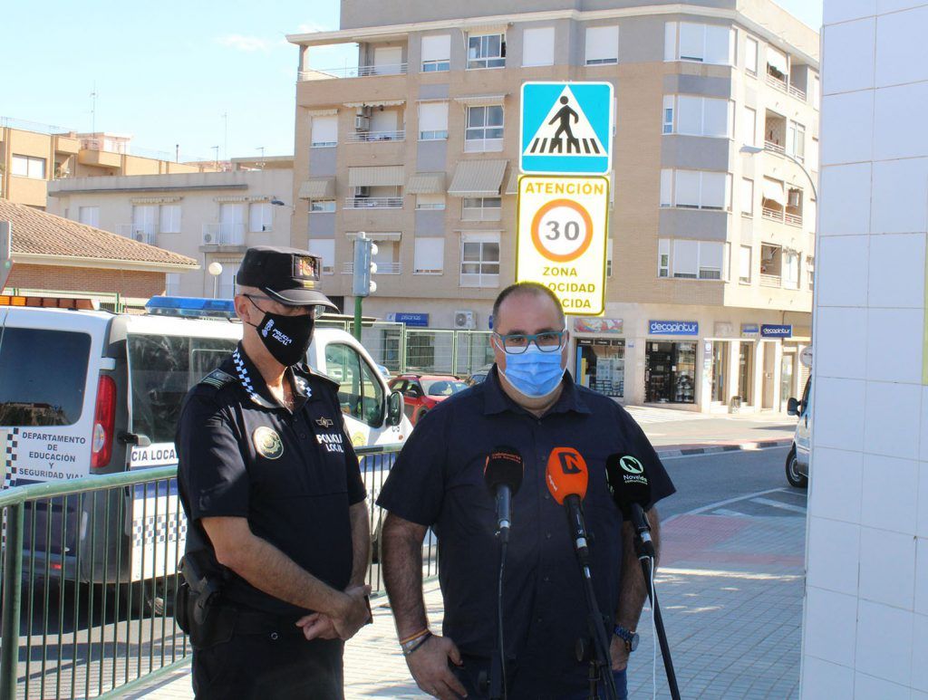 Ayuntamiento de Novelda 02-11-1024x773 Noves motocicletes elèctriques per a la Policia Local 