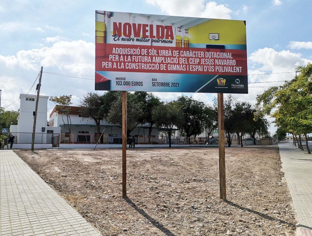 Ayuntamiento de Novelda 01-11-1024x773 L'Ajuntament adquireix els terrenys annexos al CEIP Jesús Navarro per a la seua futura ampliació 