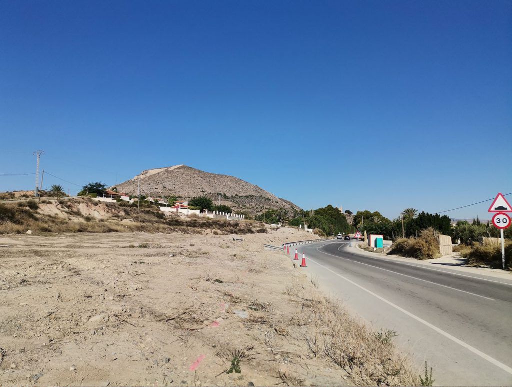 Ayuntamiento de Novelda 05-3-1024x773 Se inician los trabajos para la finalización del carril ciclopeatonal de la carretera del Castillo 