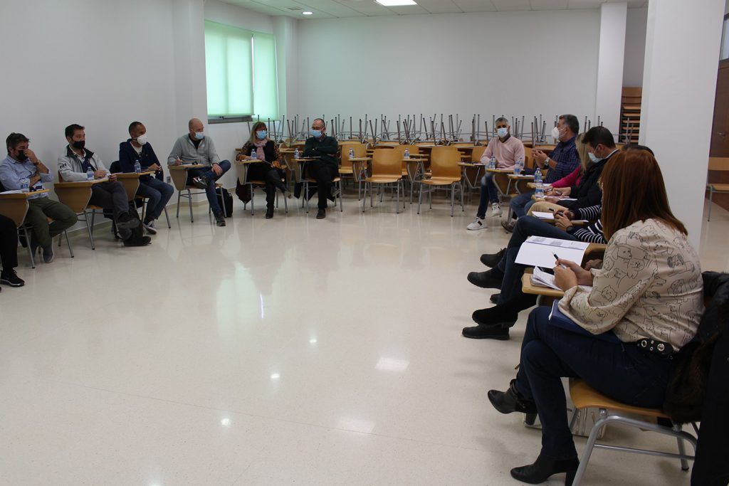 Ayuntamiento de Novelda 04-8-1024x683 Novelda alberga una trobada de treball previ a la constitució del Consell Territorial d'FP del Vinalopó. 