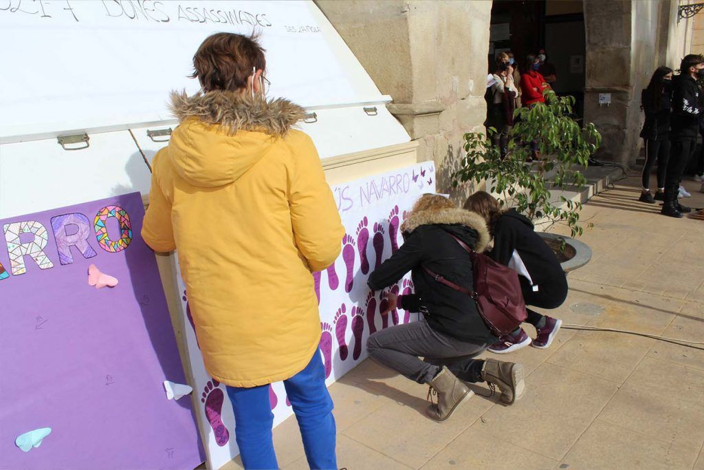 Ayuntamiento de Novelda 07-4-1024x683 Petjades per al record en el Dia Internacional per a l'Eliminació de la Violència contra la Dona 
