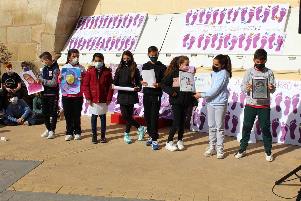 Ayuntamiento de Novelda 14-1024x683 Huellas para el recuerdo en el Día Internacional para la Eliminación de la Violencia contra la Mujer 